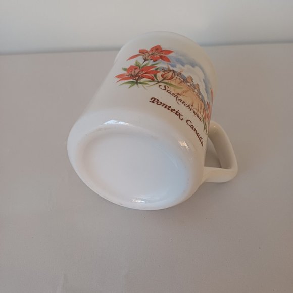 Vintage Ponteix Saskatchewan Tea Cup - Picture 5 of 6